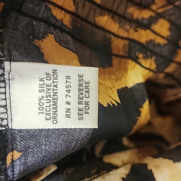 Cache 100%silk on or off the shoulder blouse animal print - Picture 6 of 8
